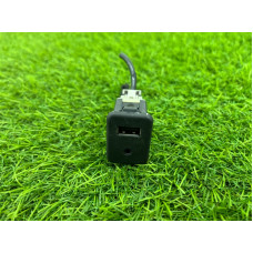 Гнездо USB/AUX