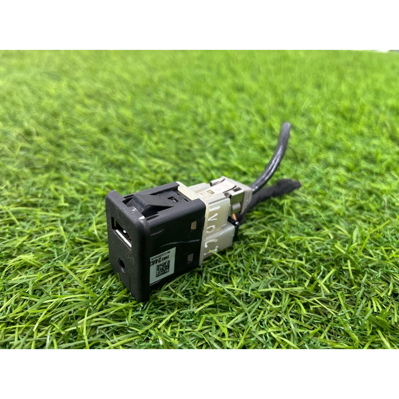 Гнездо USB/AUX (электрика) CHEVROLET Volt 1 2012 1.4 20870101