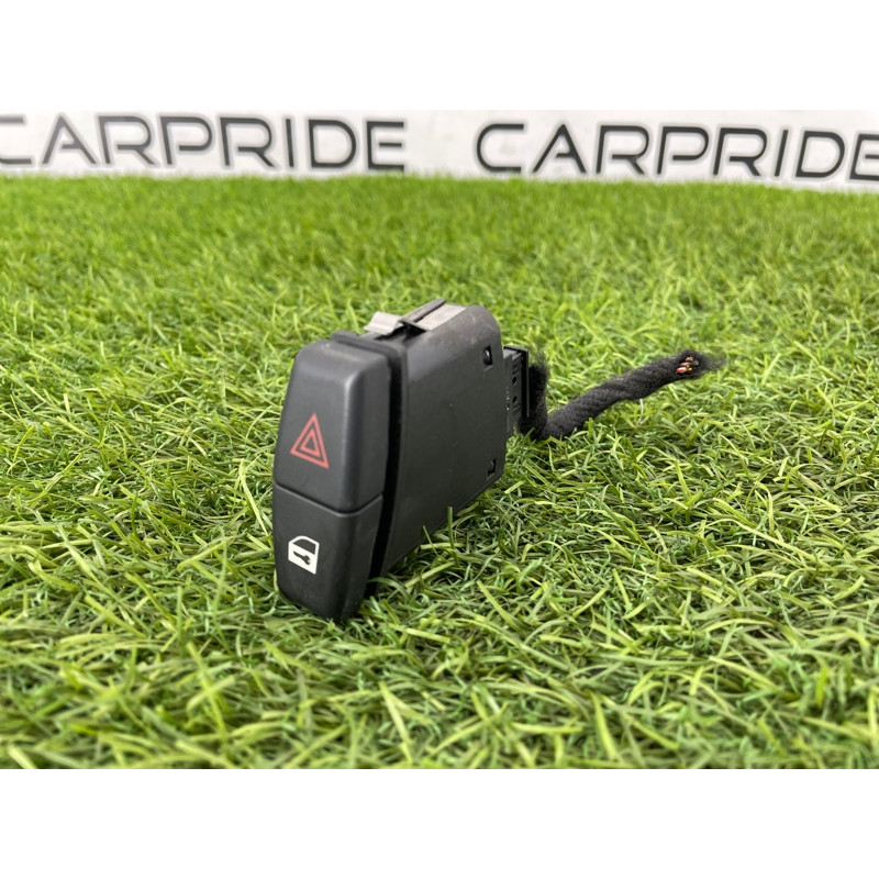 Кнопка аварийной сигнализации (электрика / кнопки) BMW 5-series E60 M54b30 61316919506