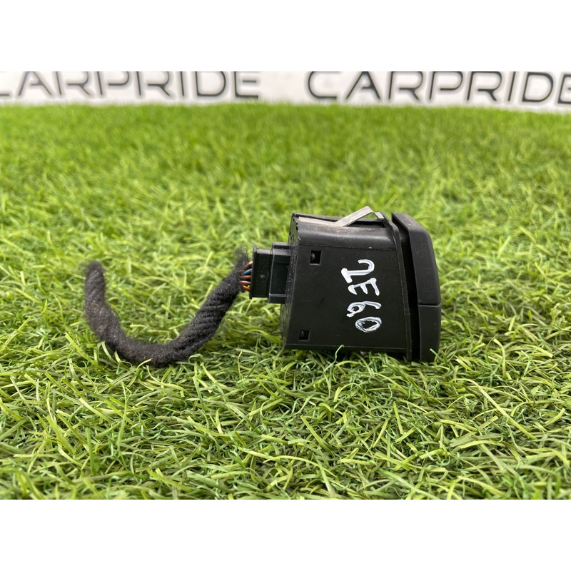 Кнопка аварийной сигнализации (электрика / кнопки) BMW 5-series E60 M54b30 61316919506