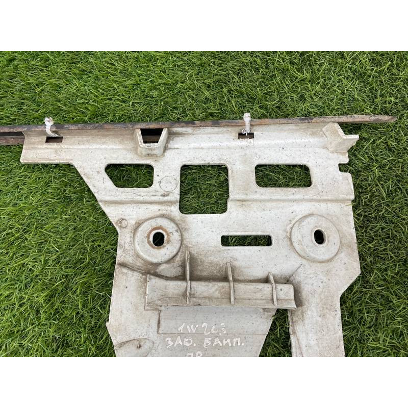 Крепление бампера (кузов и элементы) Mercedes-Benz C-class W203 1.8 M111.951 A2038850214