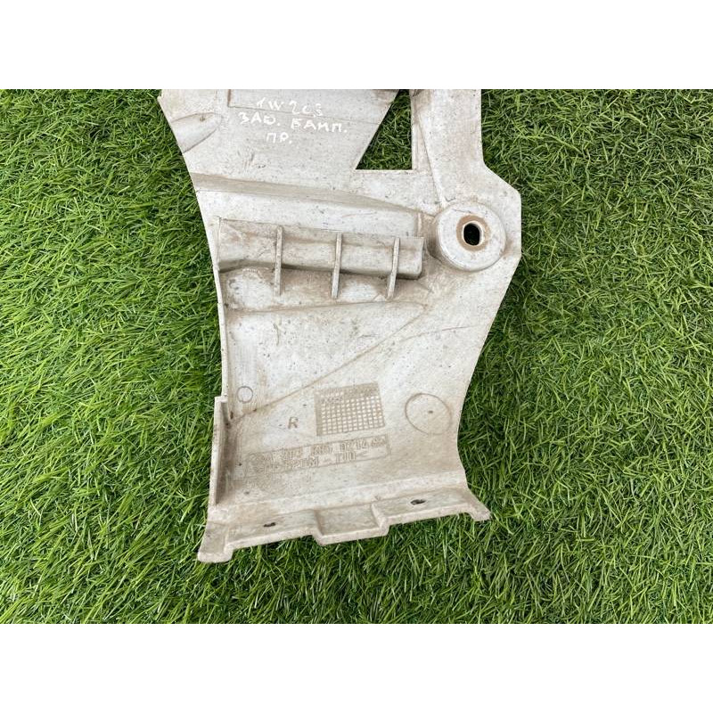 Крепление бампера (кузов и элементы) Mercedes-Benz C-class W203 1.8 M111.951 A2038850214