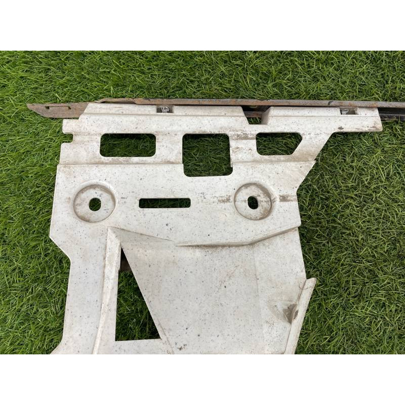 Крепление бампера (кузов и элементы) Mercedes-Benz C-class W203 1.8 M111.951 A2038850214