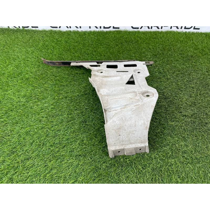 Крепление бампера (кузов и элементы) Mercedes-Benz C-class W203 1.8 M111.951 A2038850114