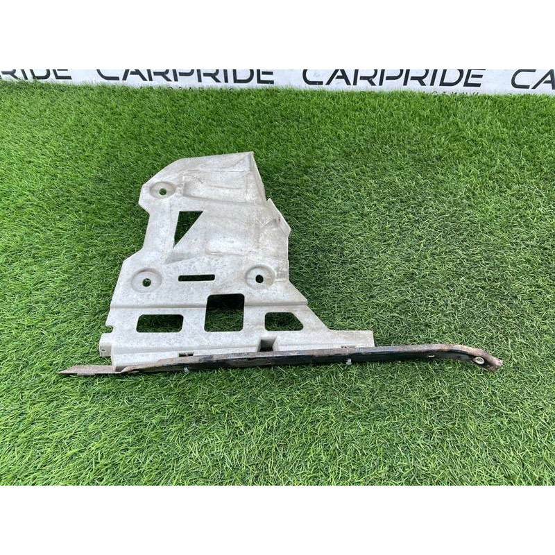 Крепление бампера (кузов и элементы) Mercedes-Benz C-class W203 1.8 M111.951 A2038850114