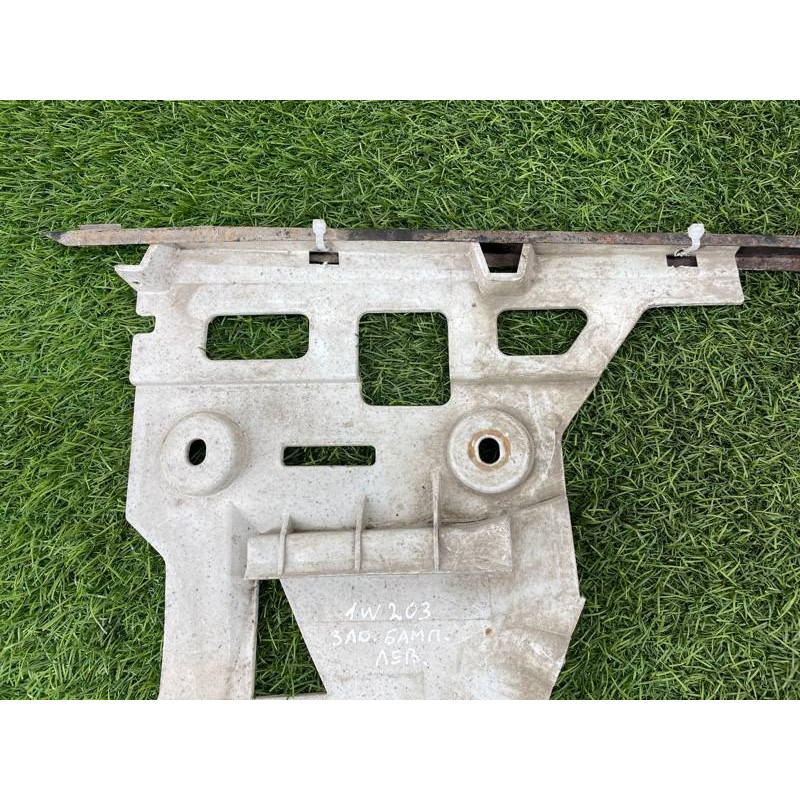 Крепление бампера (кузов и элементы) Mercedes-Benz C-class W203 1.8 M111.951 A2038850114