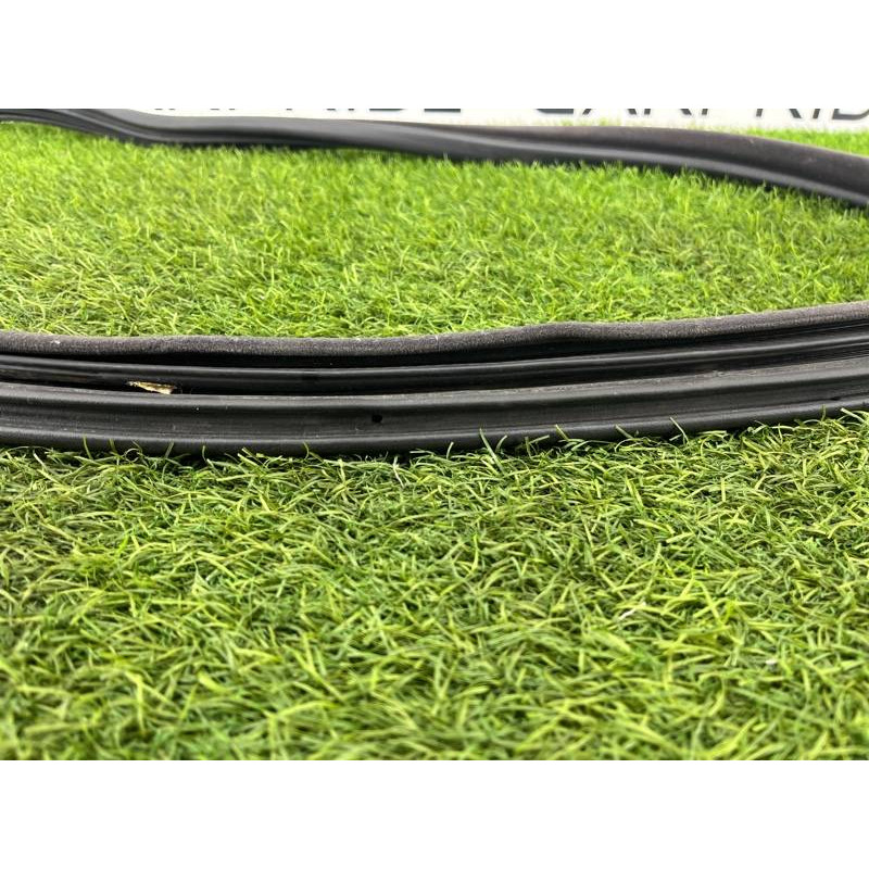 Уплотнитель проема двери (кузов и элементы) LAND ROVER Range Rover P38 1996 4.6 Lucas ALR6284LNF