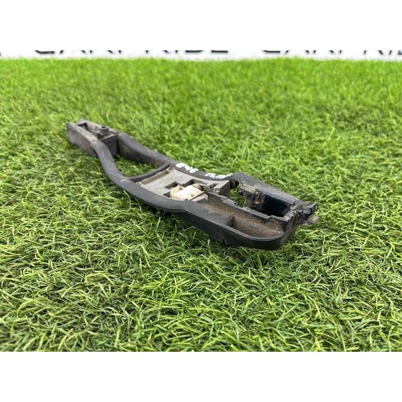 Кронштейн ручки двери (кузов и элементы) BMW 3-series E46 51218216122