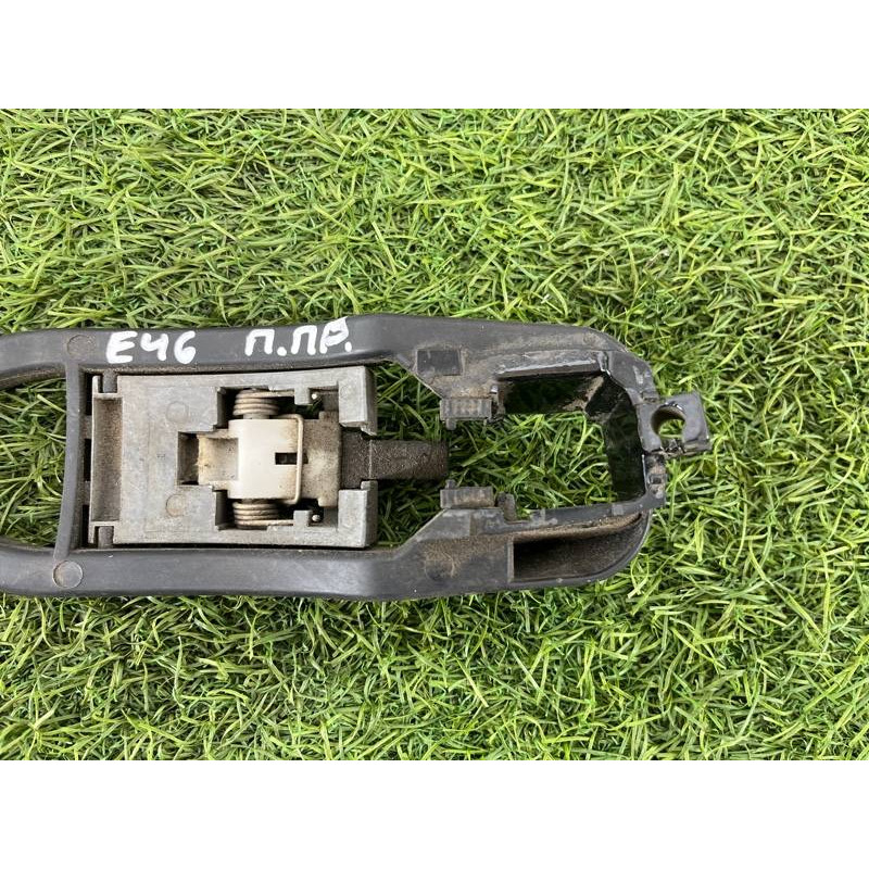 Кронштейн ручки двери (кузов и элементы) BMW 3-series E46 51218216122
