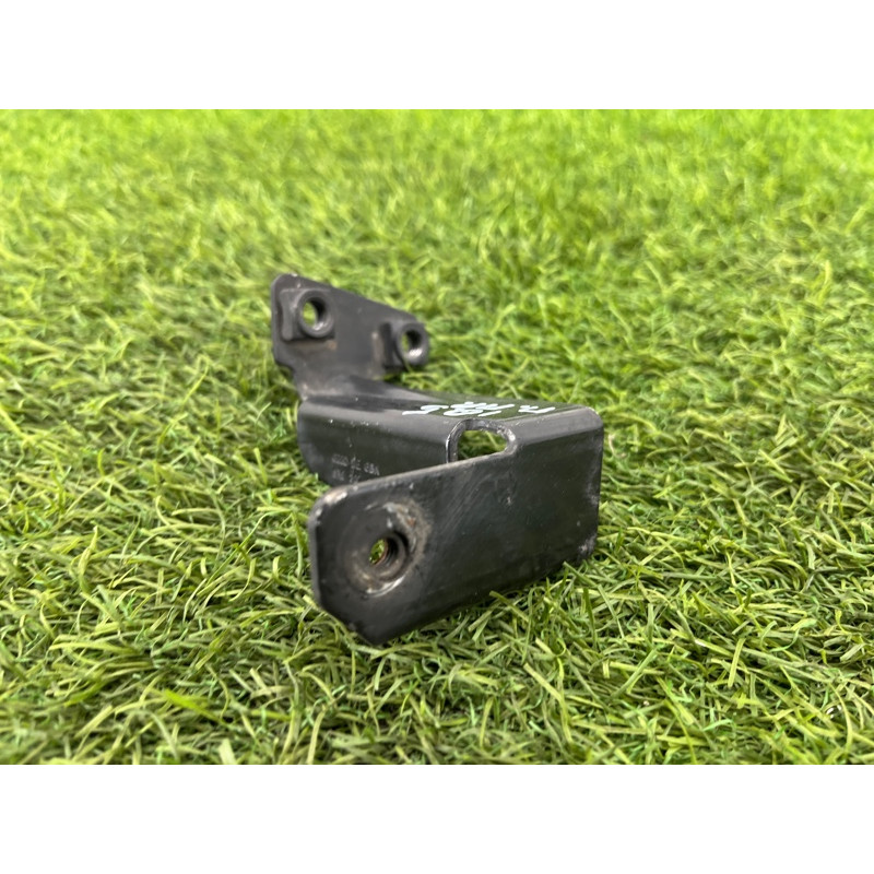 Крепление бампера (кузов и элементы) Audi Q5 8R 2012 3.2 CALB 8r0807334