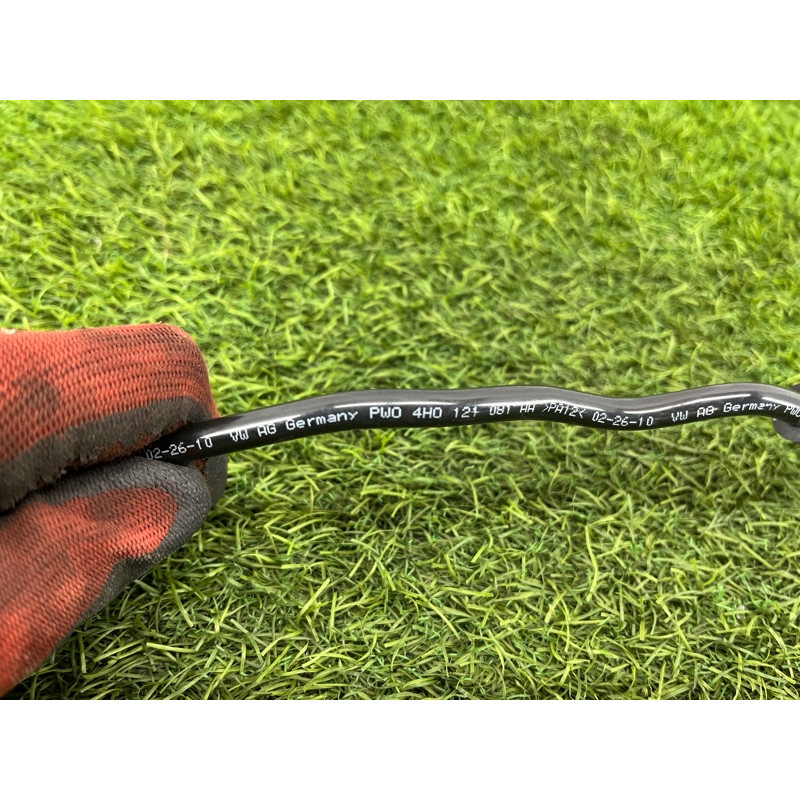 Трубка системы охлаждения (система охлаждения) AUDI A8 D4 2011 4,2 4H0121081R