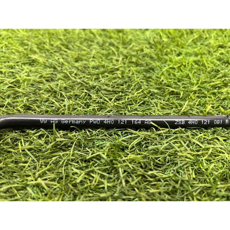 Трубка системы охлаждения (система охлаждения) AUDI A8 D4 2011 4,2 4H0121081R