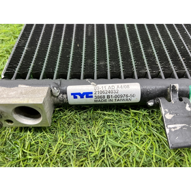 Радиатор кондиционера (отопление и кондиционирование) Audi Q5 8R 2012 3.2 CALB 8K0260403AF