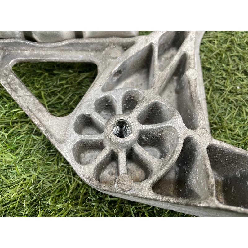 Кронштейн редуктора (трансмиссия) AUDI A8 D4 2011 4,2 8K0599287G