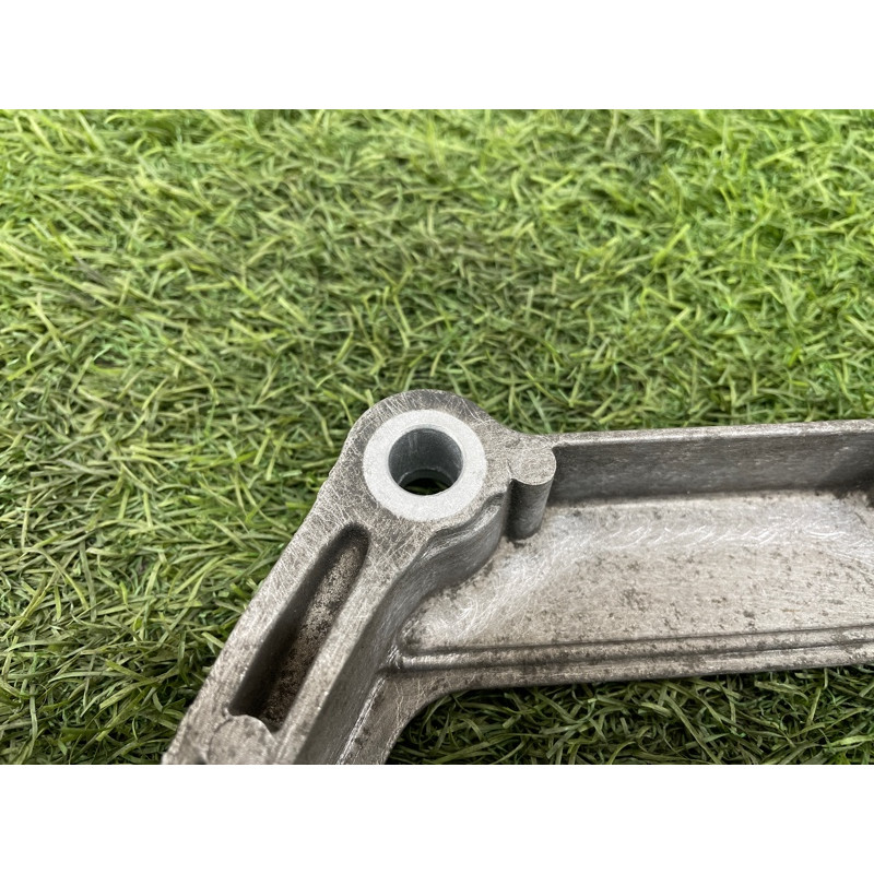 Кронштейн редуктора (трансмиссия) AUDI A8 D4 2011 4,2 8K0599287G