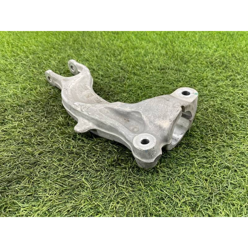 Вилка амортизатора (подвеска) Audi A5 F5 2019 2.0 TFSI 8W0413038H