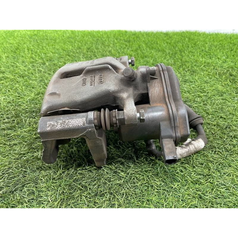 Суппорт тормозной (тормозная система) Audi Q5 8R 2012 3.2 CALB 8K0615403B