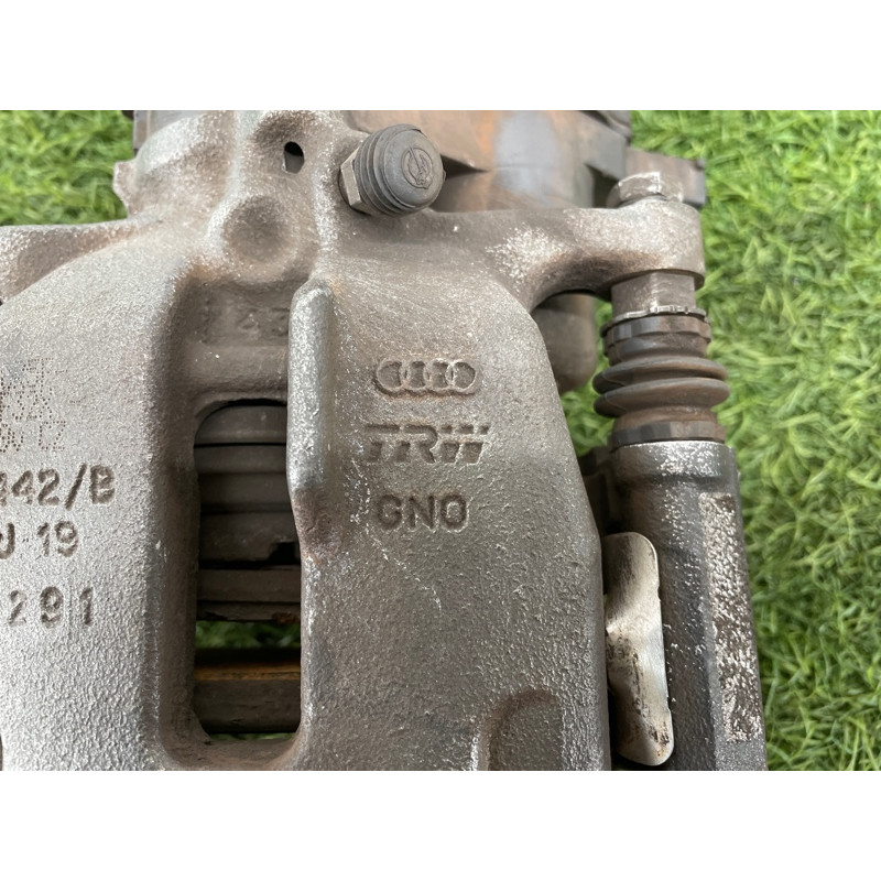 Суппорт тормозной (тормозная система) Audi Q5 8R 2012 3.2 CALB 8K0615403B