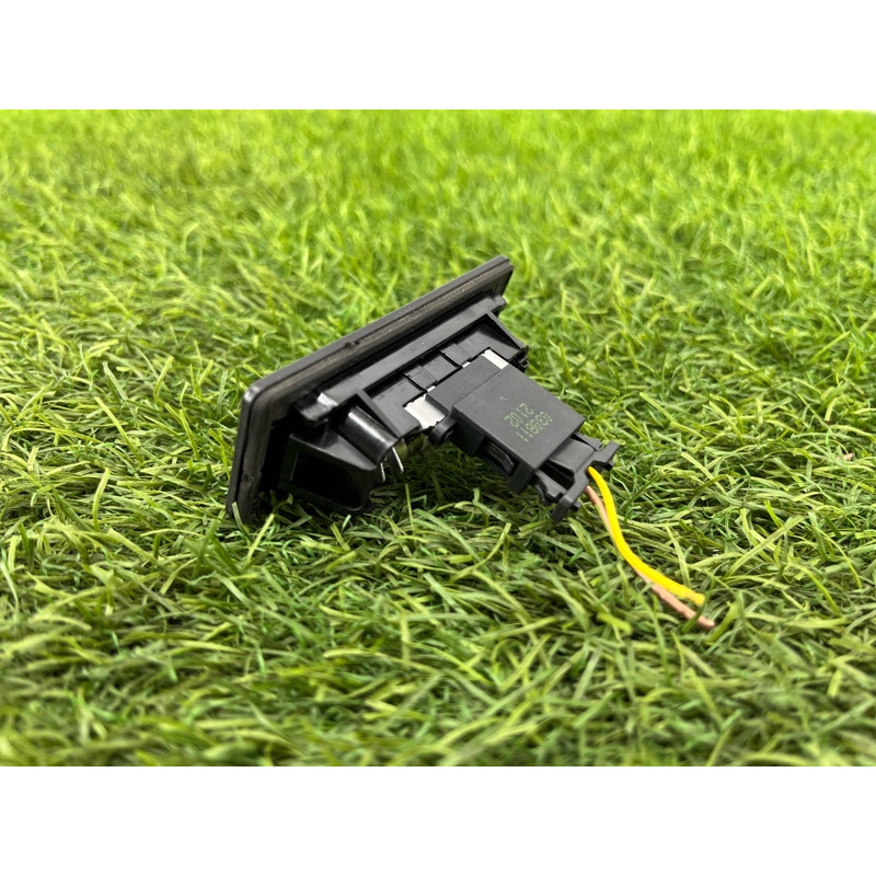 Плафон подсветки номера (оптика) Audi Q5 8R 2012 3.2 CALB 8T0943021