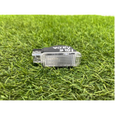 Плафон багажника