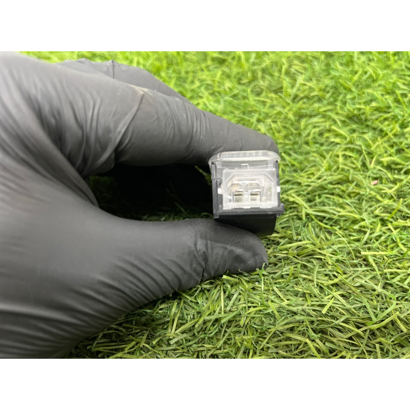 Плафон багажника (салон) Audi Q5 8R 2012 3.2 CALB 4B0947415A