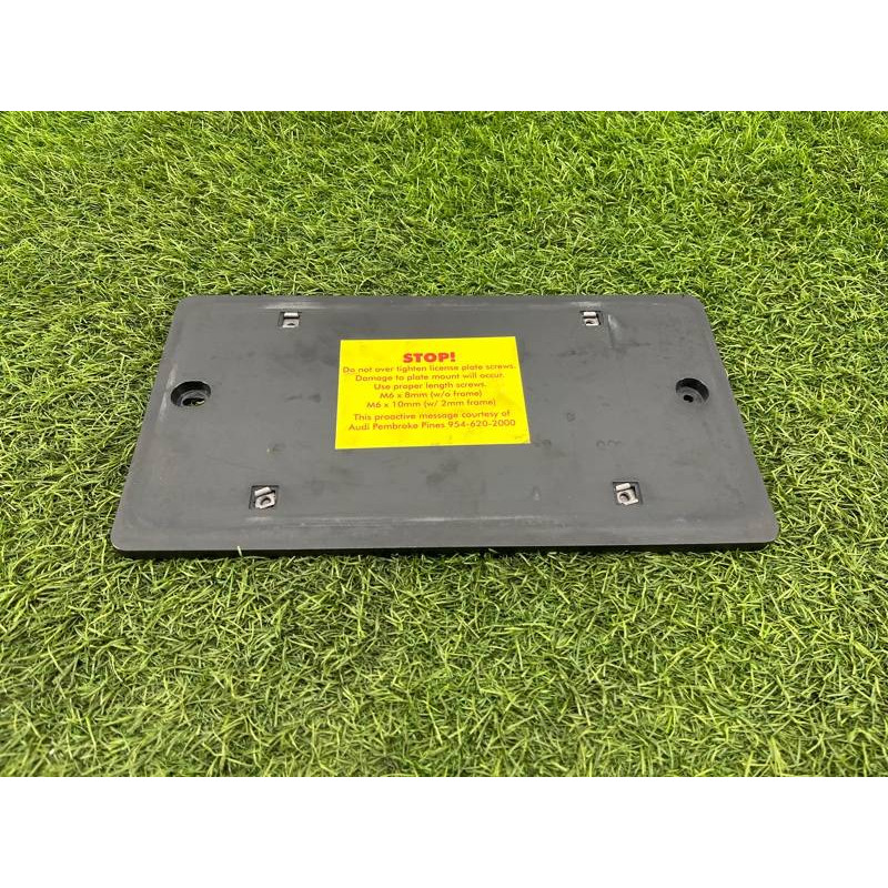 Площадка номерного знака (кузов и элементы) Audi Q5 8R 2012 3.2 CALB 8T0827113A01C