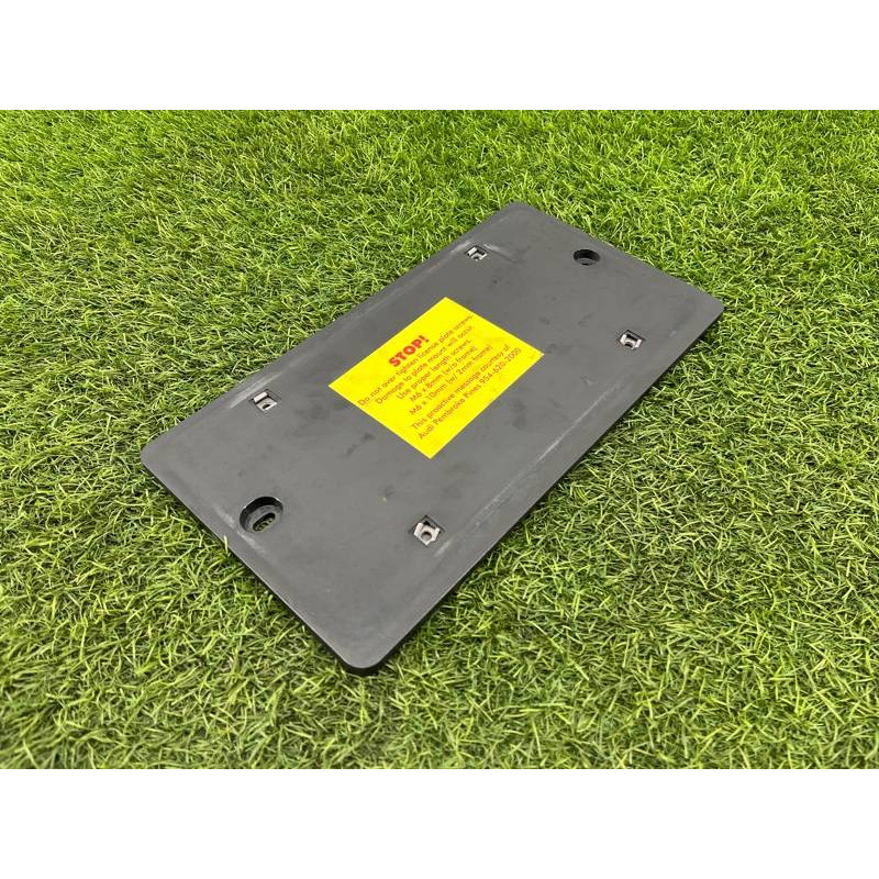 Площадка номерного знака (кузов и элементы) Audi Q5 8R 2012 3.2 CALB 8T0827113A01C