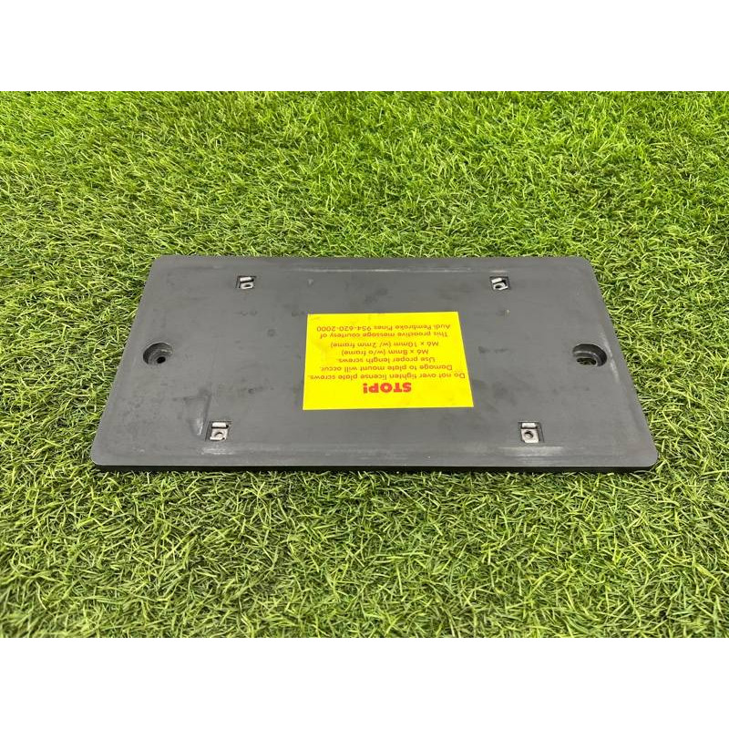 Площадка номерного знака (кузов и элементы) Audi Q5 8R 2012 3.2 CALB 8T0827113A01C