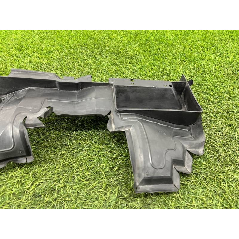 Воздуховод радиатора (кузов и элементы) Audi Q5 8R 2012 3.2 CALB 8R0121284G