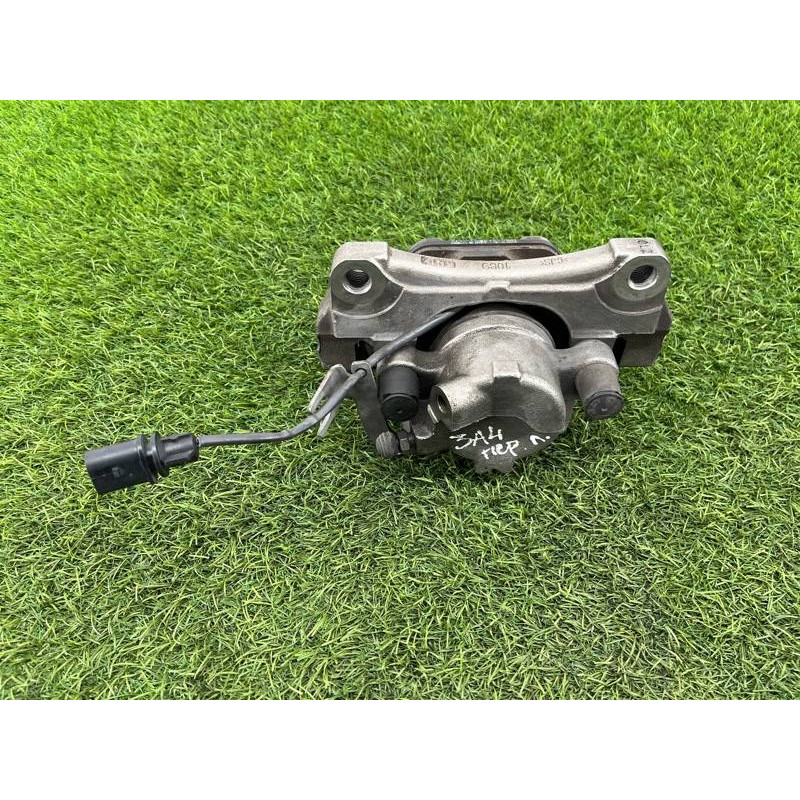 Суппорт тормозной (тормозная система) AUDI A4 B9 2017 2.0L 8W0615123