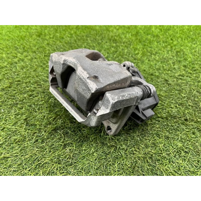 Суппорт тормозной (тормозная система) AUDI A4 B9 2017 2.0L 8W0615403