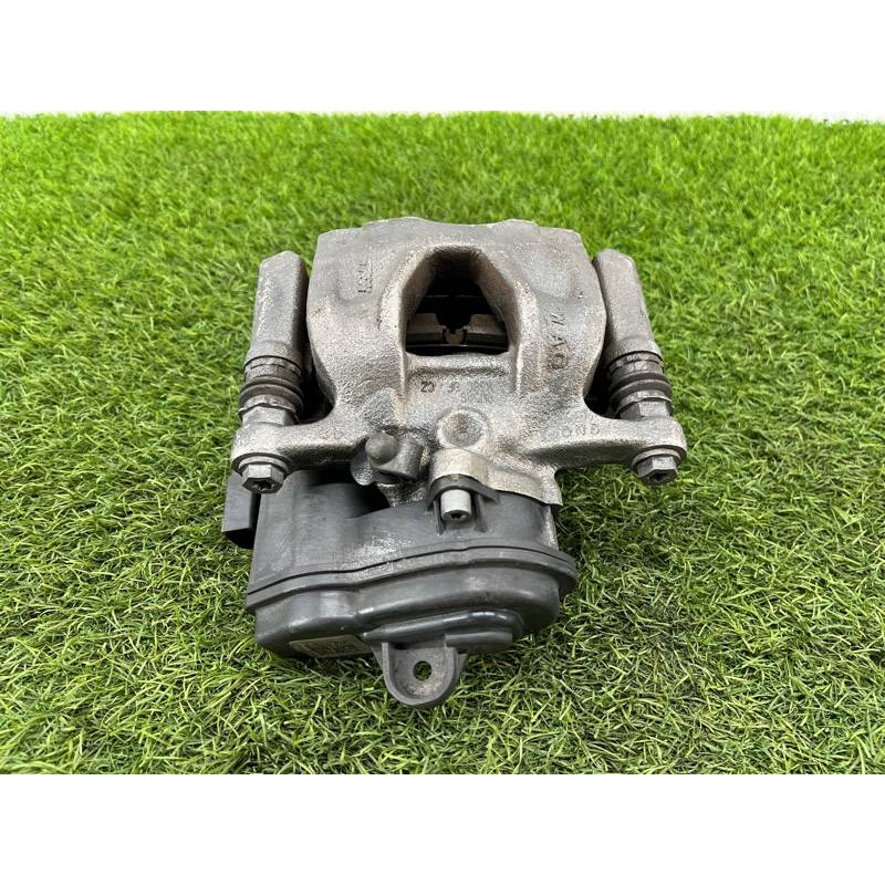 Суппорт тормозной (тормозная система) AUDI A4 B9 2017 2.0L 8W0615403