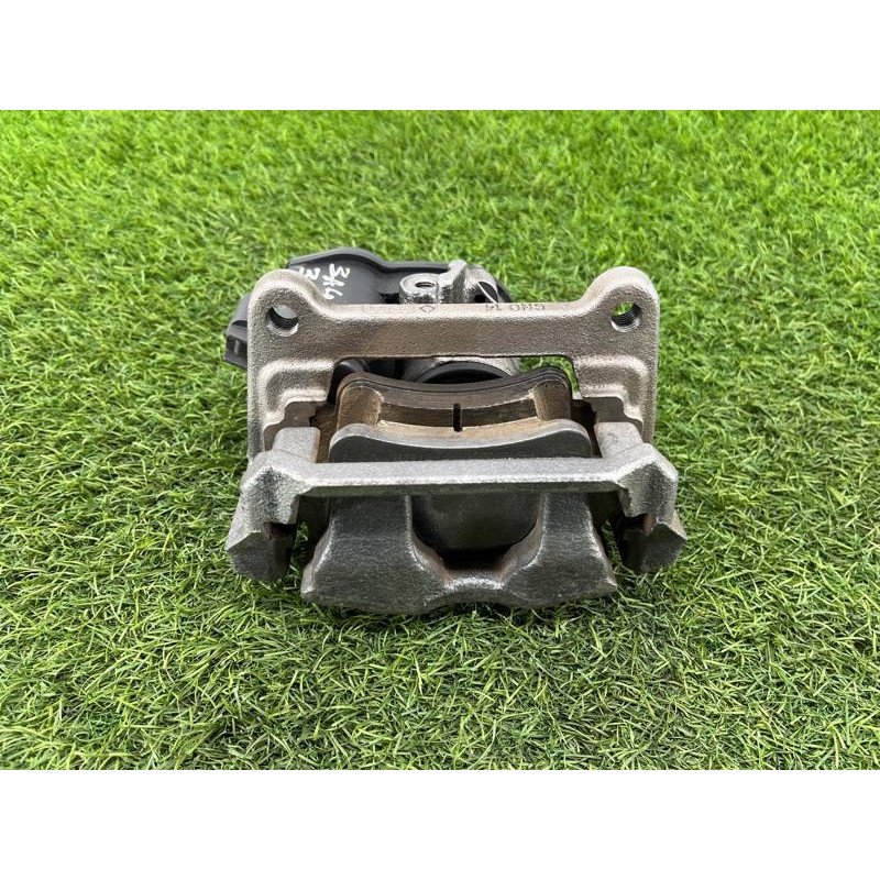 Суппорт тормозной (тормозная система) AUDI A4 B9 2017 2.0L 8W0615403