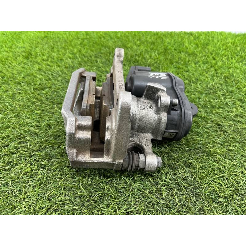 Суппорт тормозной (тормозная система) AUDI A4 B9 2017 2.0L 8W0615403