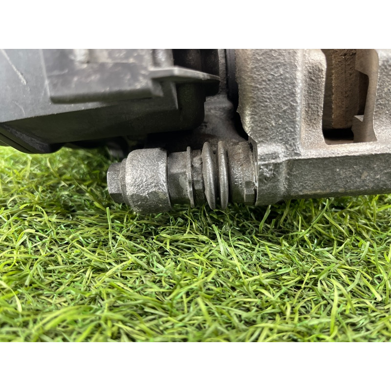 Суппорт тормозной (тормозная система) AUDI A4 B9 2017 2.0L 8W0615403