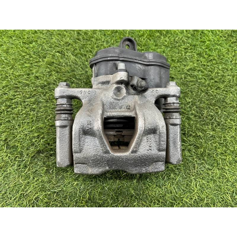 Суппорт тормозной (тормозная система) AUDI A4 B9 2017 2.0L 8W0615403