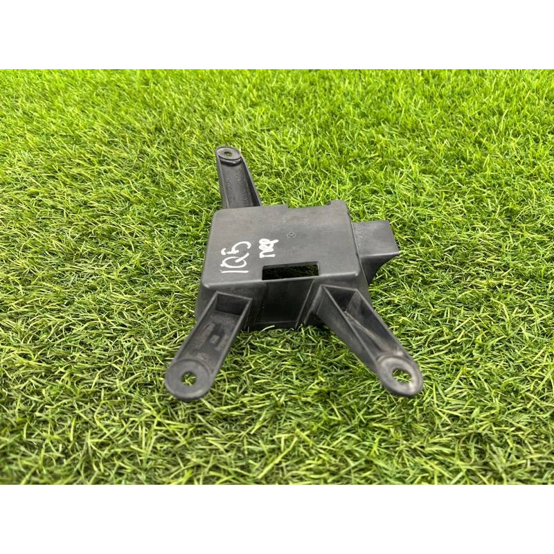 Кронштейн блока системы открывания ворот гаража (кузов и элементы) Audi Q5 8R 2012 3.2 CALB 8K0907179A