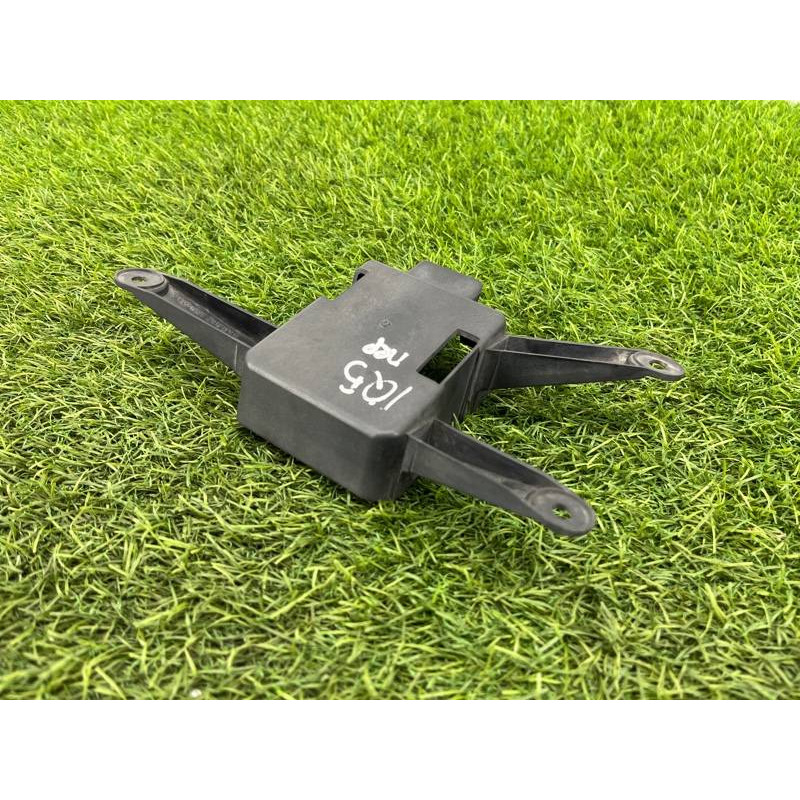 Кронштейн блока системы открывания ворот гаража (кузов и элементы) Audi Q5 8R 2012 3.2 CALB 8K0907179A