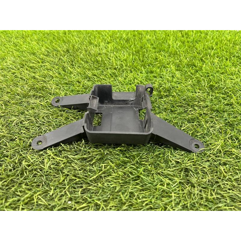 Кронштейн блока системы открывания ворот гаража (кузов и элементы) Audi Q5 8R 2012 3.2 CALB 8K0907179A