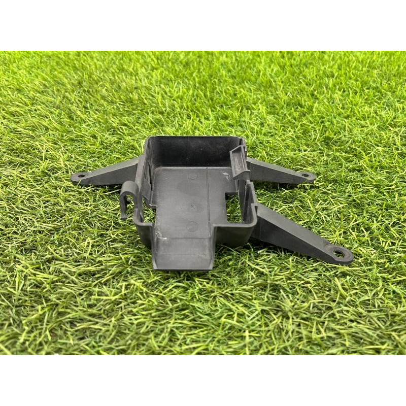 Кронштейн блока системы открывания ворот гаража (кузов и элементы) Audi Q5 8R 2012 3.2 CALB 8K0907179A