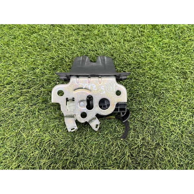 Замок багажника (кузов и элементы) Audi Q5 8R 2012 3.2 CALB 8R0827505