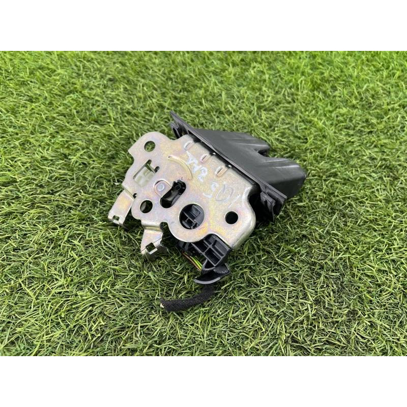 Замок багажника (кузов и элементы) Audi Q5 8R 2012 3.2 CALB 8R0827505