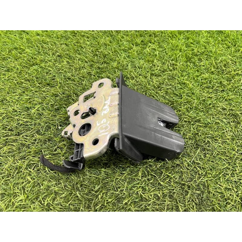 Замок багажника (кузов и элементы) Audi Q5 8R 2012 3.2 CALB 8R0827505