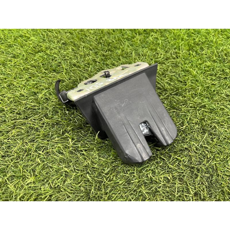 Замок багажника (кузов и элементы) Audi Q5 8R 2012 3.2 CALB 8R0827505