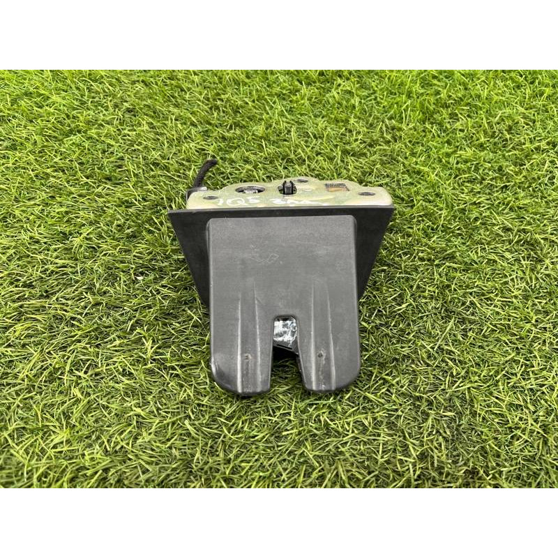 Замок багажника (кузов и элементы) Audi Q5 8R 2012 3.2 CALB 8R0827505