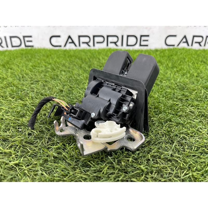 Замок багажника (кузов и элементы) Audi Q5 8R 2012 3.2 CALB 8R0827505