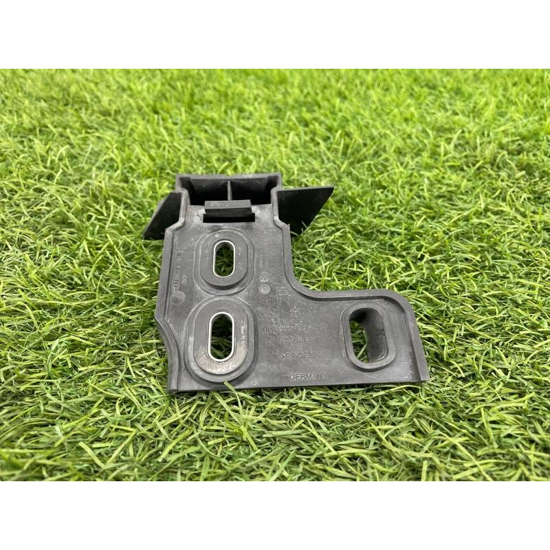 Крепление бампера (кузов и элементы) AUDI A8 D4 2011 4,2 4H0807136C