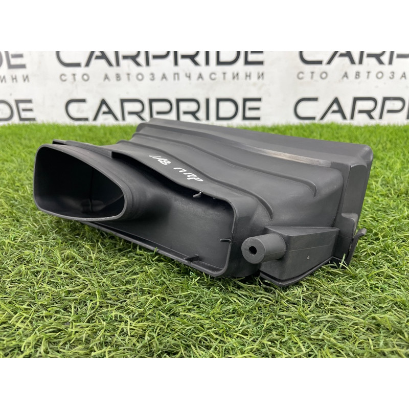 Воздухозаборник (впускная система) AUDI A8 D4 2011 4,2 4H0129628AA