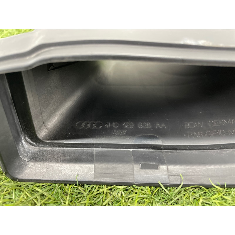 Воздухозаборник (впускная система) AUDI A8 D4 2011 4,2 4H0129628AA