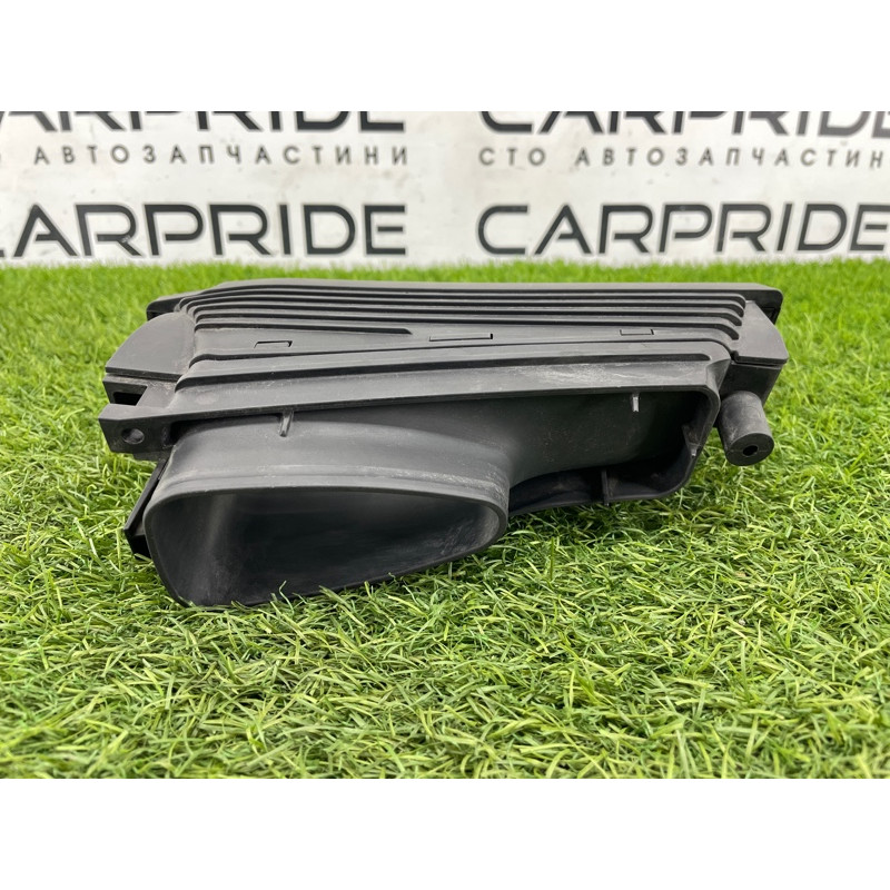 Воздухозаборник (впускная система) AUDI A8 D4 2011 4,2 4H0129627P